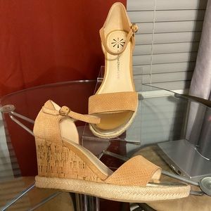 Issac Mizrahi Sandals, size 8